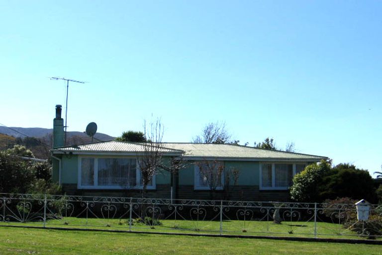 Photo of property in 11 Harrison Street West, Featherston, 5710