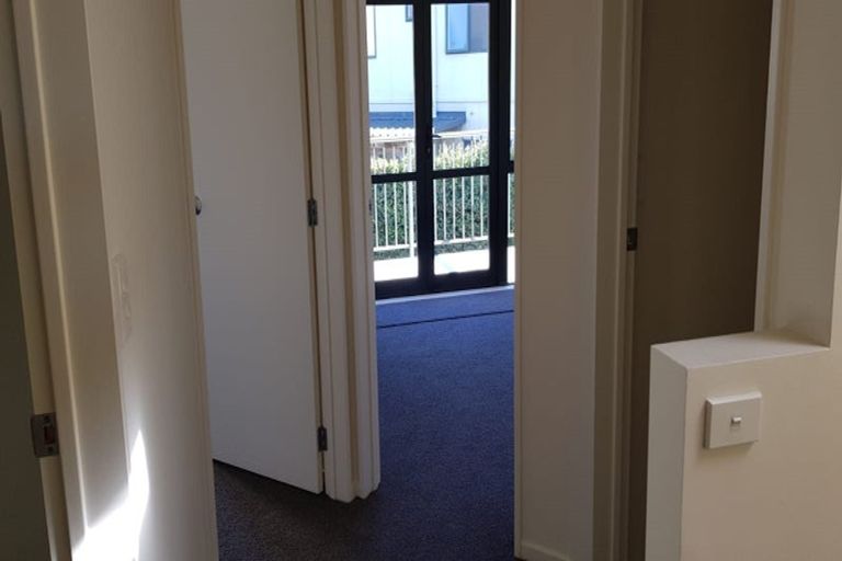 Photo of property in 8/3 Orwell Road, Greenhithe, Auckland, 0632