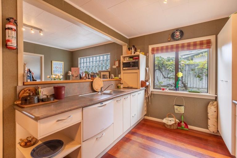 Photo of property in 76 Meeanee Quay, Westshore, Napier, 4110