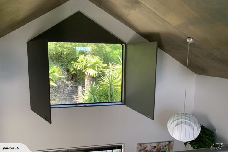 Photo of property in 24 Bridle Path Road, Heathcote Valley, Christchurch, 8022