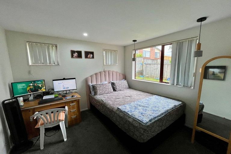 Photo of property in 57 Woodbank Drive, Glen Eden, Auckland, 0602