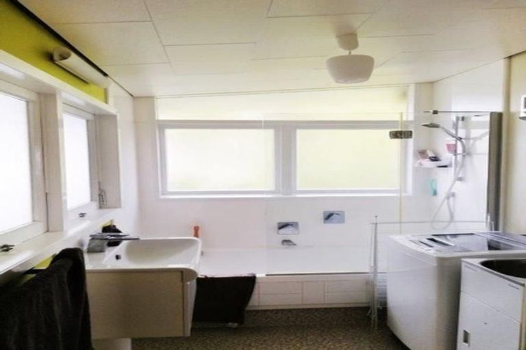 Photo of property in 10 Paramu Avenue, Birkdale, Auckland, 0626