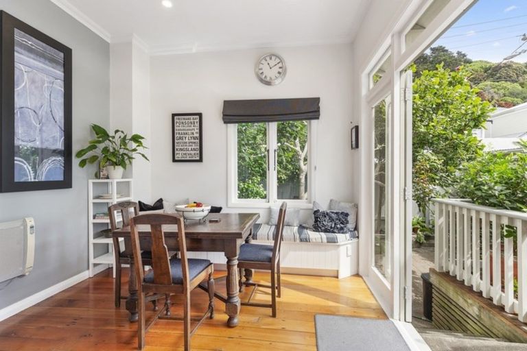 Photo of property in 8 Park Street, Thorndon, Wellington, 6011