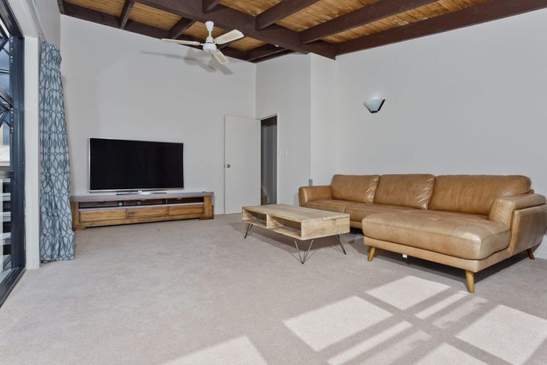 Photo of property in 9 Danbury Drive, Torbay, Auckland, 0630