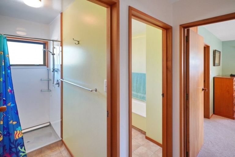 Photo of property in 2 Woodfield Place, Woodend, 7610