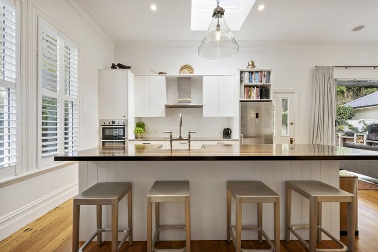 Photo of property in 30 Upton Terrace, Thorndon, Wellington, 6011