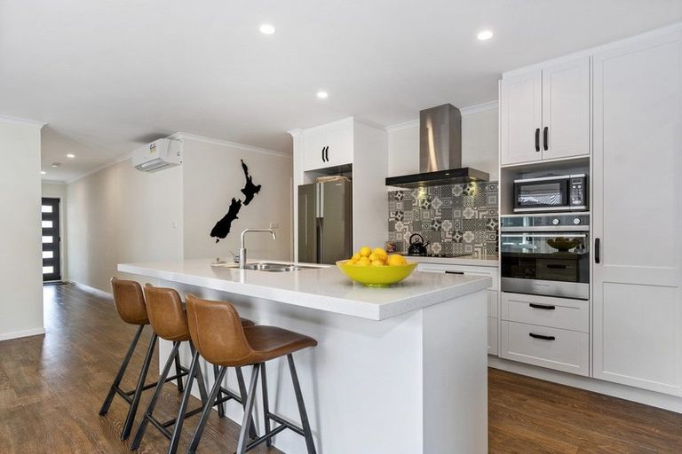 Photo of property in 53 Awataha Crescent, Pyes Pa, Tauranga, 3110