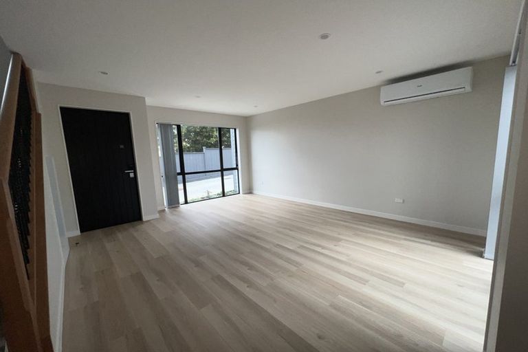 Photo of property in 55c Potter Avenue, Northcote, Auckland, 0627