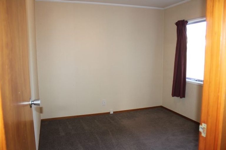 Photo of property in 21 Lisa Rise, Half Moon Bay, Auckland, 2012