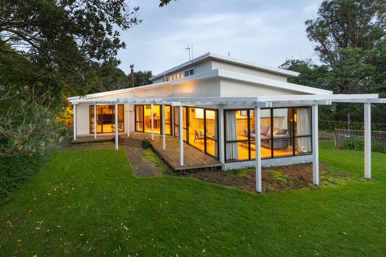 Photo of property in 106 Atawhai Road, Fitzherbert, Palmerston North, 4410