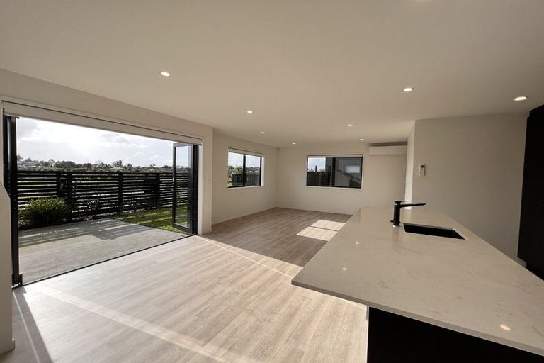 Photo of property in 33 Jutland Road, Pukekohe, 2120