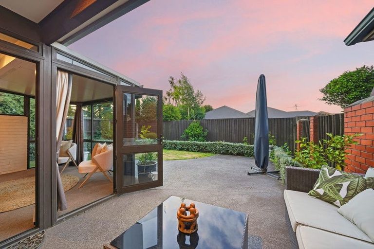 Photo of property in 2/89 Windermere Road, Papanui, Christchurch, 8053