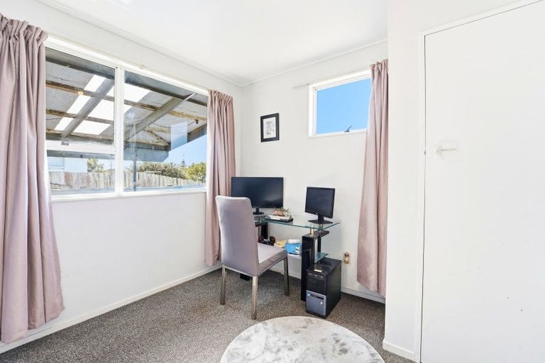 Photo of property in 27 Cross Street, Castlecliff, Whanganui, 4501