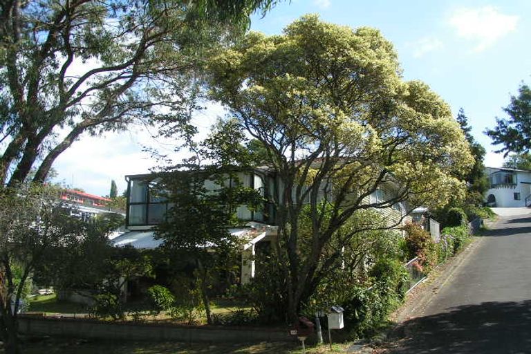 Photo of property in 10 Arosa Place, Forrest Hill, Auckland, 0620