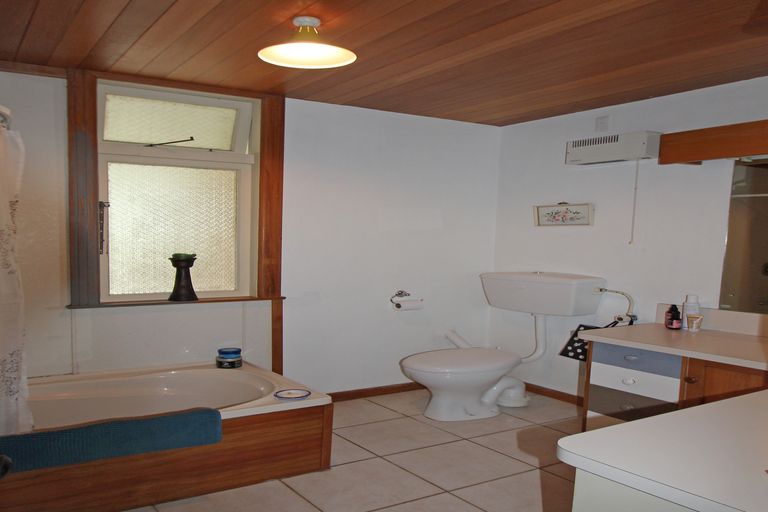 Photo of property in 60 Greta Street, South Hill, Oamaru, 9400