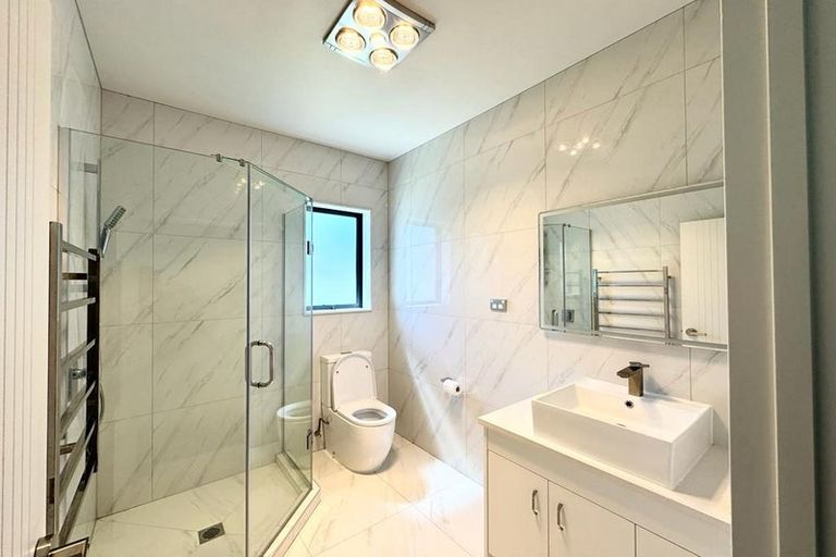 Photo of property in 53 Twin Parks Rise, Papakura, 2110