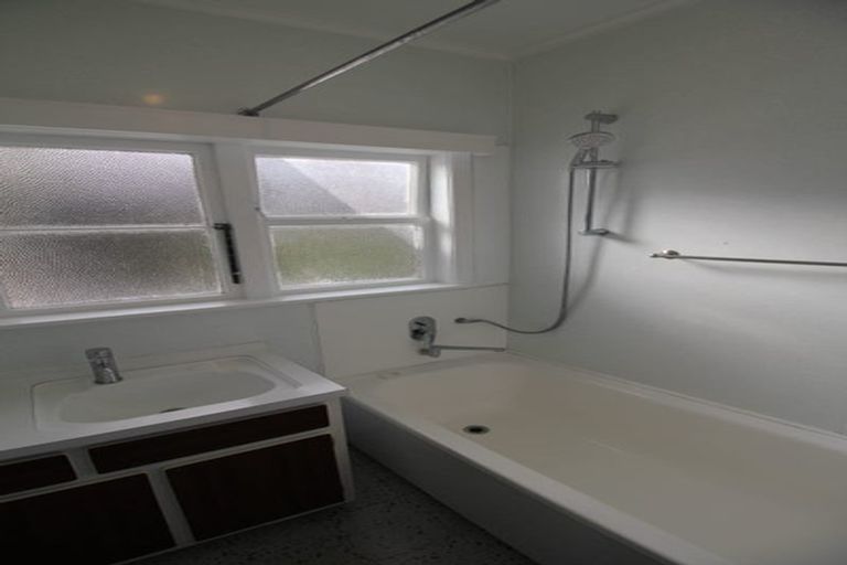 Photo of property in 40 Woodland Road, Johnsonville, Wellington, 6037