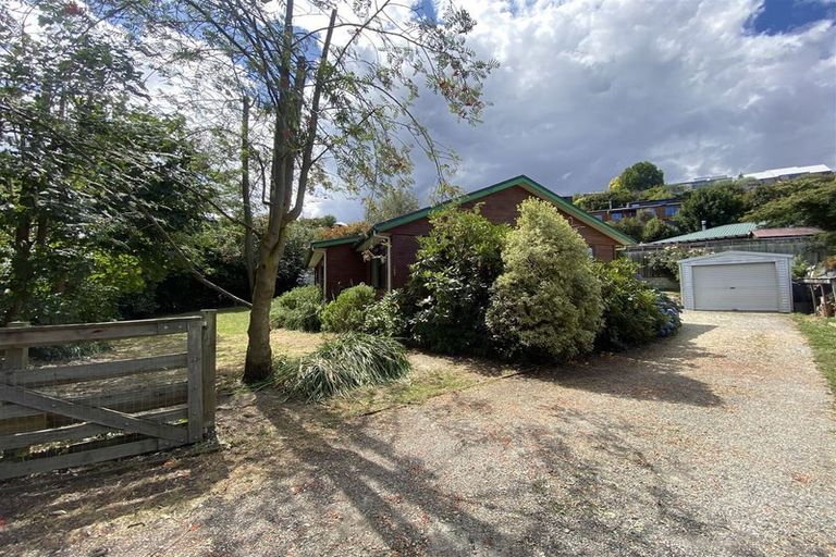 Photo of property in 107 Mcdonnell Road, Arrowtown, 9302
