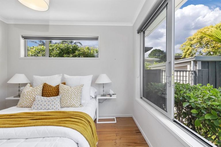 Photo of property in 2/12 Beatrice Avenue, Hillcrest, Auckland, 0627