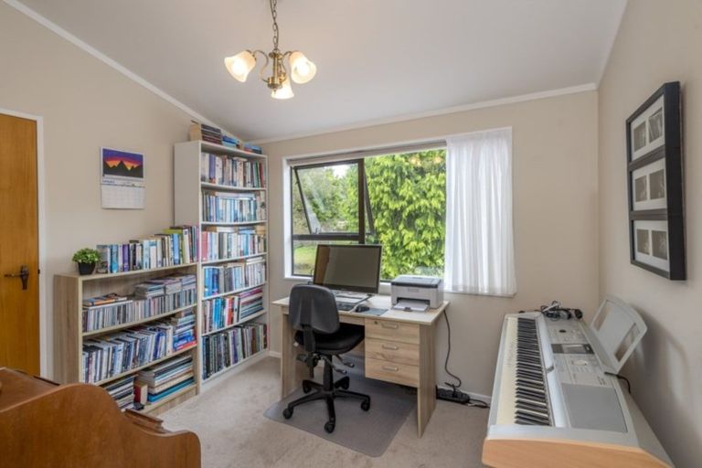 Photo of property in 42 Kent Street, Levin, 5510