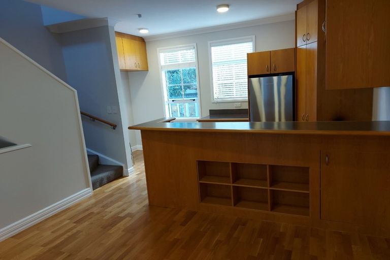 Photo of property in 64 Pipitea Street, Thorndon, Wellington, 6011