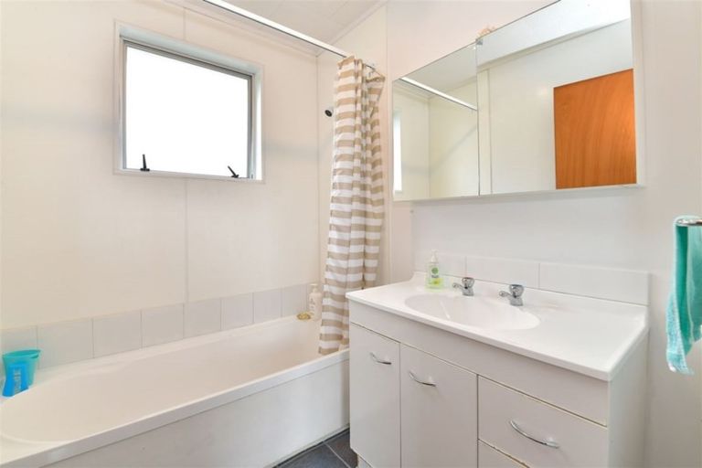 Photo of property in 111 Stanmore Bay Road, Stanmore Bay, Whangaparaoa, 0932