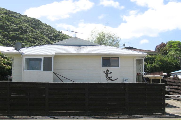 Photo of property in 69a Hartford Crescent, Totara Park, Upper Hutt, 5018