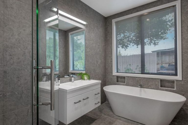 Photo of property in 7 Windleborn Road, Ngahinapouri, Hamilton, 3290