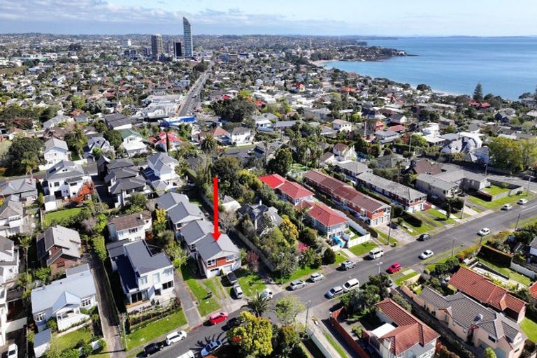 Photo of property in 1/11 Onepoto Road, Hauraki, Auckland, 0622