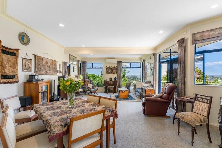 Photo of property in 40 Mccahill Views, Botany Downs, Auckland, 2010