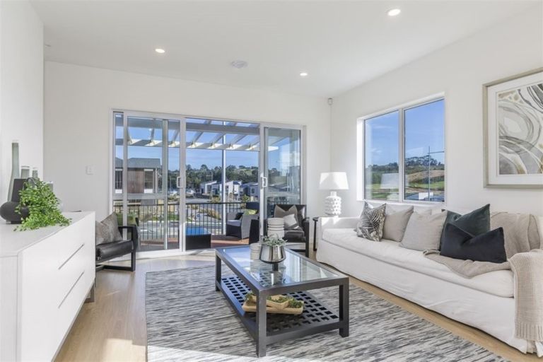 Photo of property in 47 Windlass Street, Long Bay, Auckland, 0630