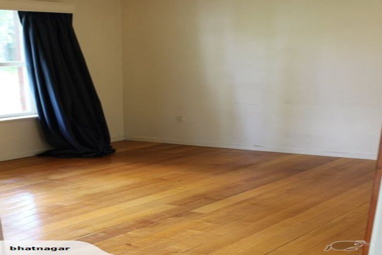 Photo of property in 2/34 Chartwell Avenue, Glenfield, Auckland, 0629