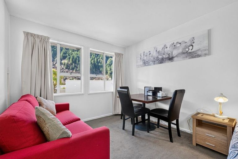 Photo of property in 8a Kiely Lane, Queenstown, 9300