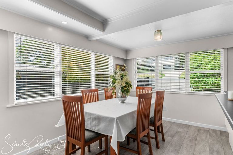 Photo of property in 25 Whaka Street, Maungaturoto, 0520