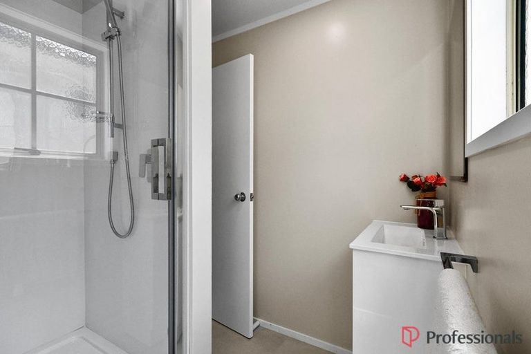 Photo of property in 31 Ilford Crescent, Mangere, Auckland, 2022