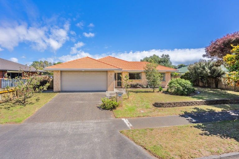 Photo of property in 5 Ashleigh Way, Waikanae Beach, Waikanae, 5036