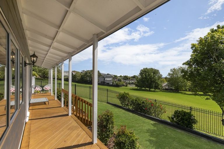 Photo of property in 15 Dalwhinnie Parade, Highland Park, Auckland, 2010