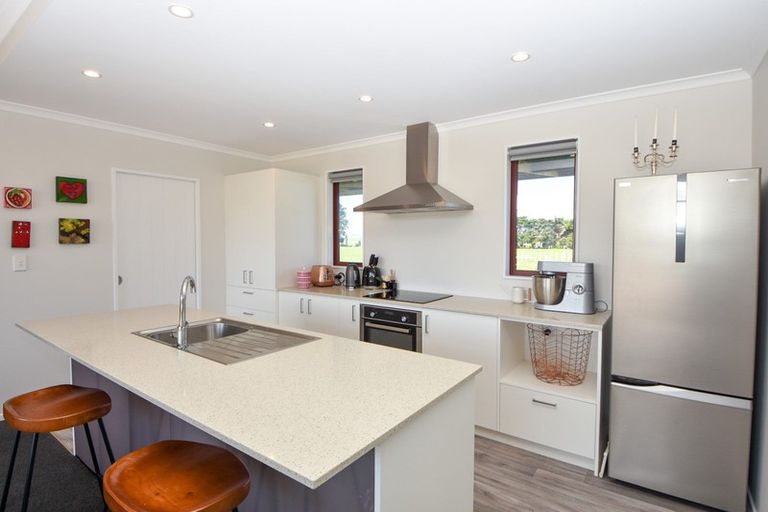 Photo of property in 8 Madison Street, Carterton, 5713