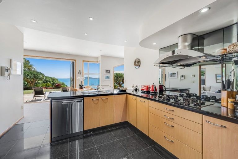 Photo of property in 33 Takutai Avenue, Half Moon Bay, Auckland, 2012