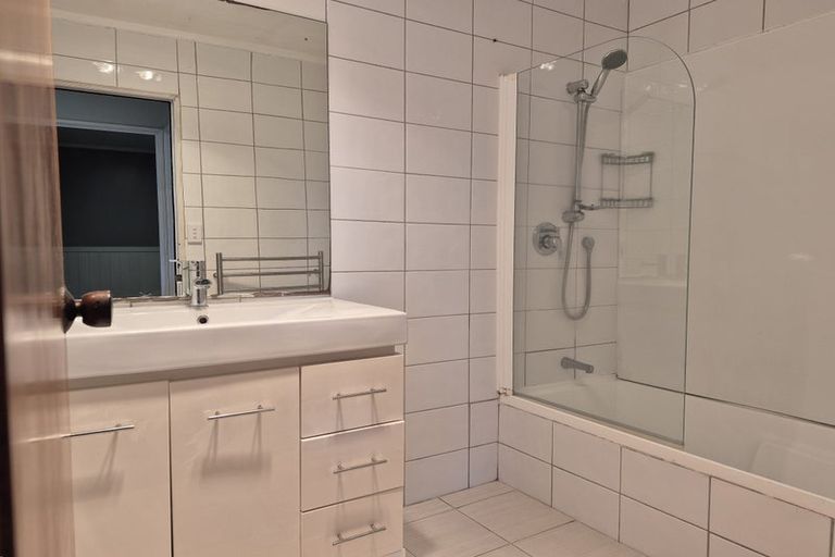 Photo of property in 322 One Tree Point Road, One Tree Point, 0118