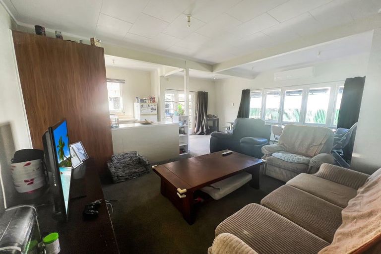 Photo of property in 24 Thyra Street, Dannevirke, 4930