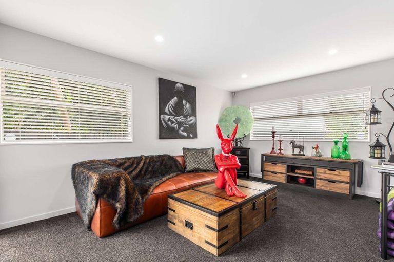 Photo of property in 74a Buscomb Avenue, Henderson, Auckland, 0610