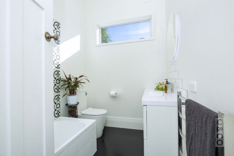 Photo of property in 8 Puriri Street, Helensville, 0800