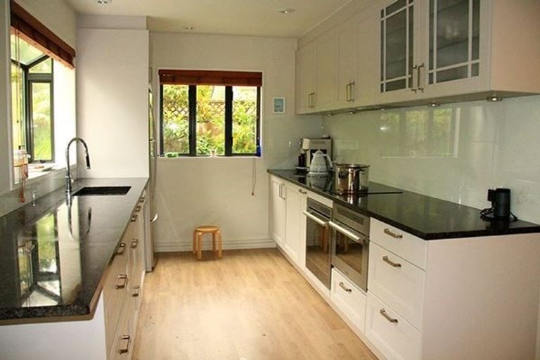 Photo of property in 4 Kirkwood Avenue, Upper Riccarton, Christchurch, 8041