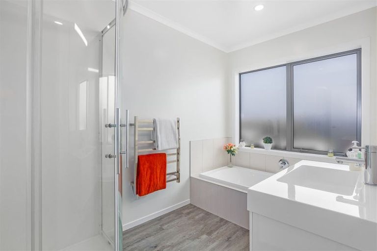 Photo of property in 16 Ken Douglas Drive, Aotea, Porirua, 5024