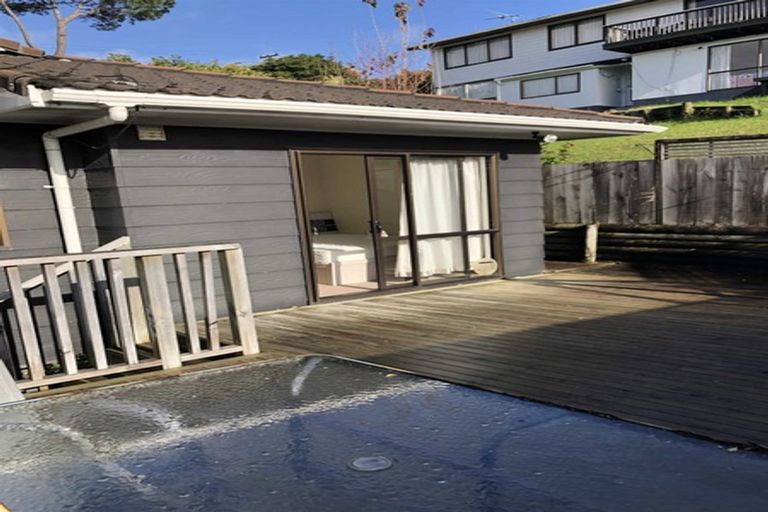 Photo of property in 3/431 East Coast Road, Mairangi Bay, Auckland, 0630