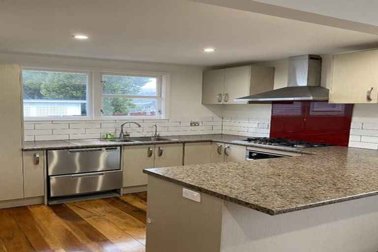 Photo of property in 87 Bell Street, Tawa, Wellington, 5028