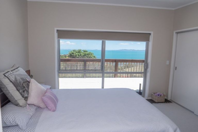 Photo of property in 11 Nancy Wake Place, Cable Bay, 0420