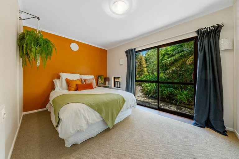 Photo of property in 13 Honnor Place, Hurdon, New Plymouth, 4310