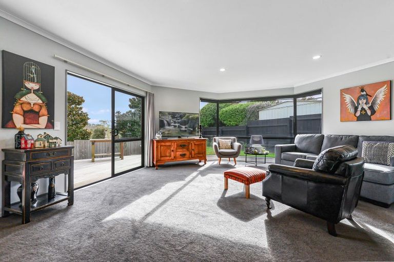 Photo of property in 16 Palm Grove Drive, Western Heights, Hamilton, 3200